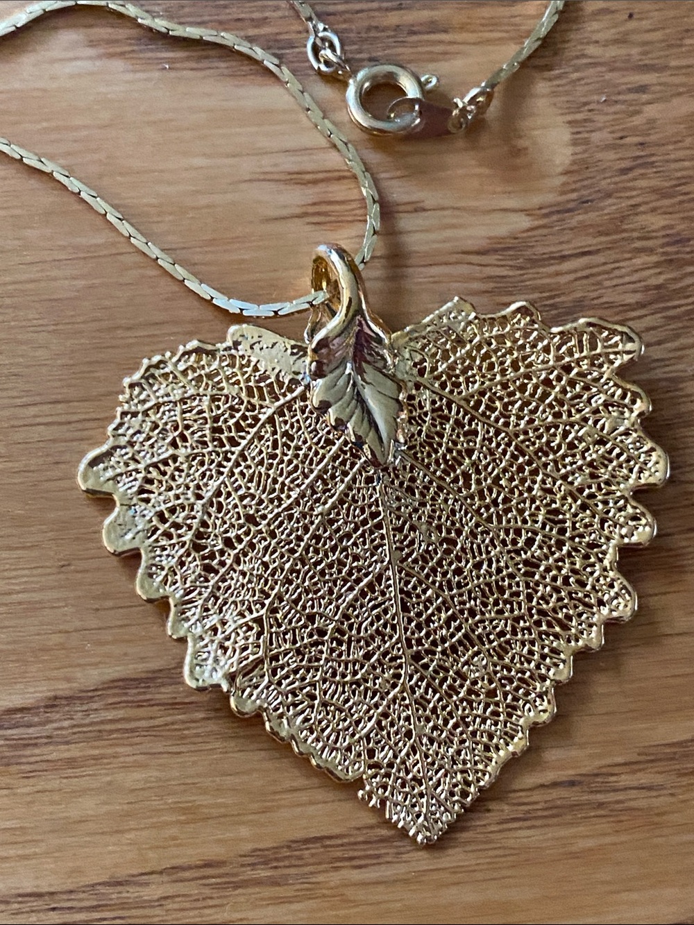 Vintage Gold Leaf Heart Pendant Necklace - Gold